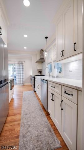 17 Main St, Lebanon Boro, NJ 08833