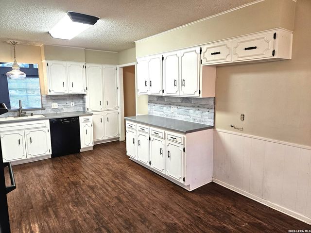 9349 BLAZING STAR, Garden Ridge, TX 78266