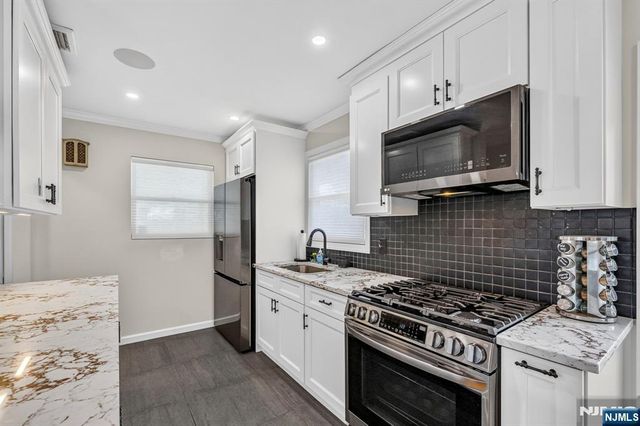 42 Donnalin Place, Clifton, NJ 07013
