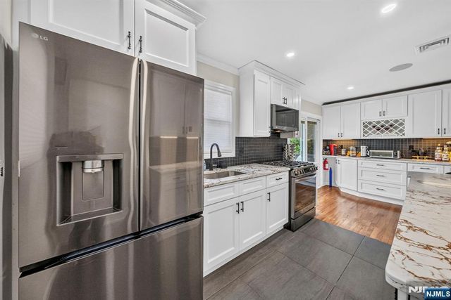 42 Donnalin Place, Clifton, NJ 07013