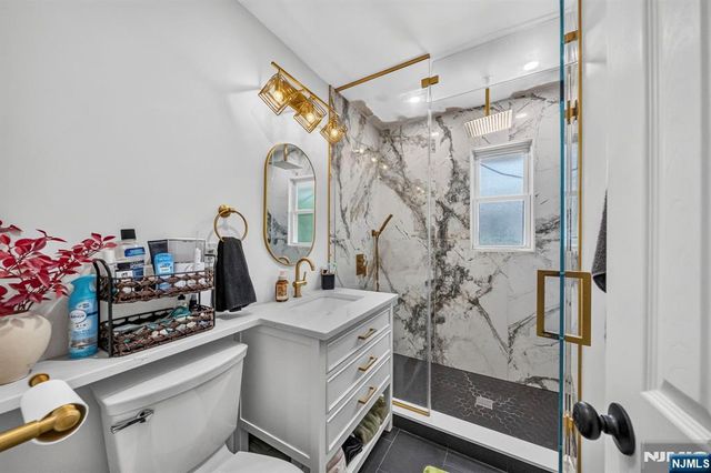 42 Donnalin Place, Clifton, NJ 07013