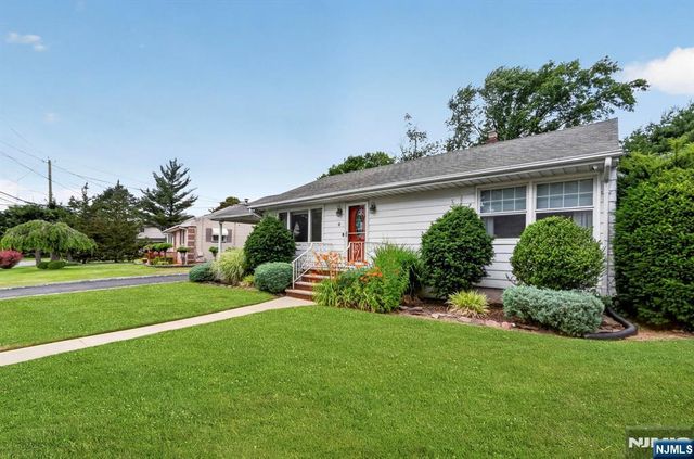 42 Donnalin Place, Clifton, NJ 07013