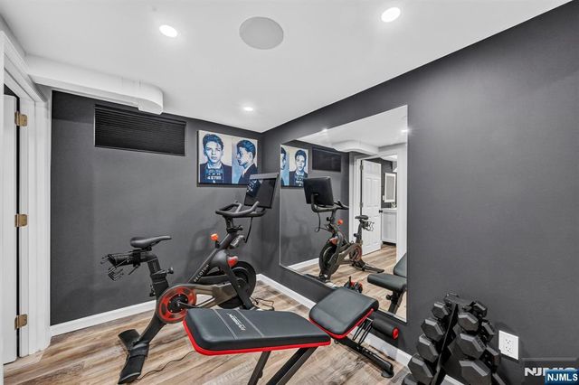 42 Donnalin Place, Clifton, NJ 07013