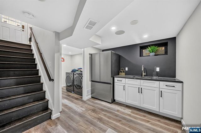 42 Donnalin Place, Clifton, NJ 07013
