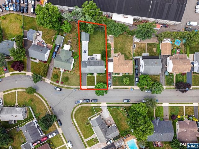 42 Donnalin Place, Clifton, NJ 07013