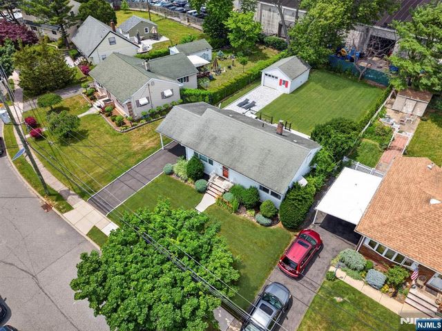 42 Donnalin Place, Clifton, NJ 07013