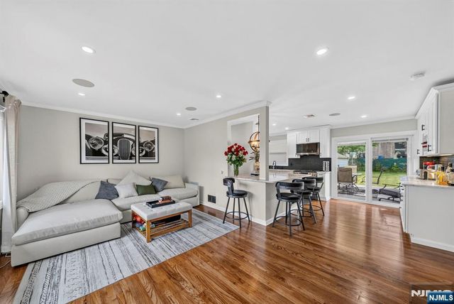 42 Donnalin Place, Clifton, NJ 07013