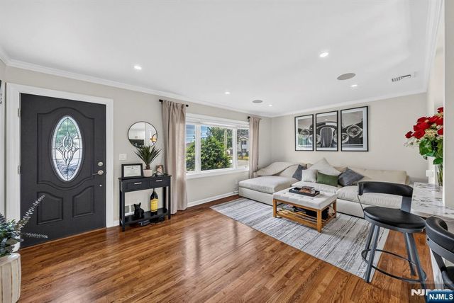 42 Donnalin Place, Clifton, NJ 07013