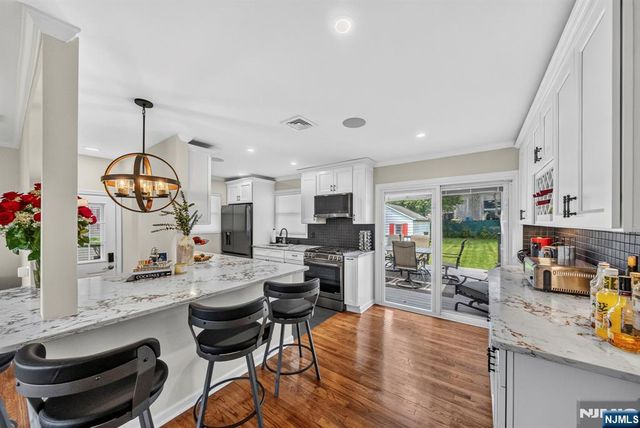 42 Donnalin Place, Clifton, NJ 07013
