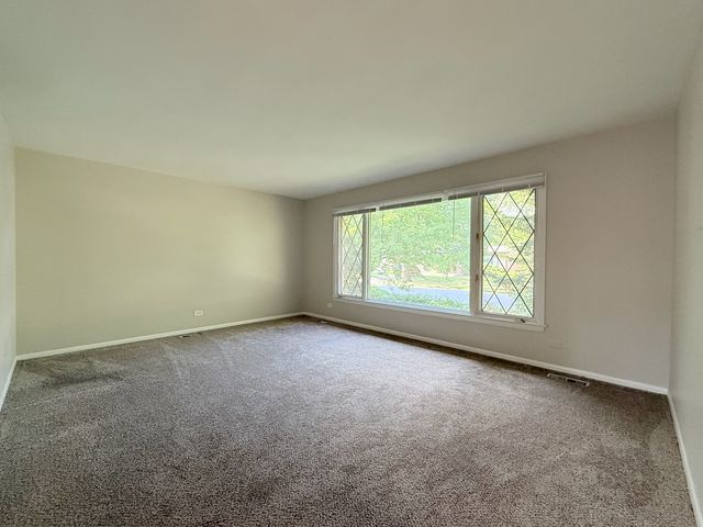 1122 W Iowa Street, Glenwood, IL 60425