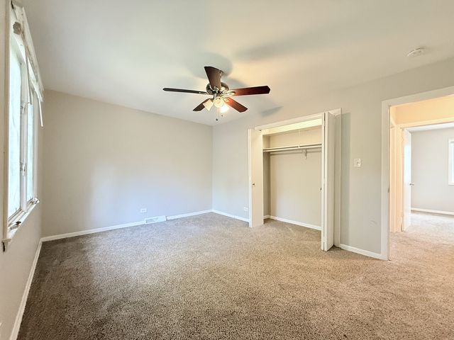 1122 W Iowa Street, Glenwood, IL 60425