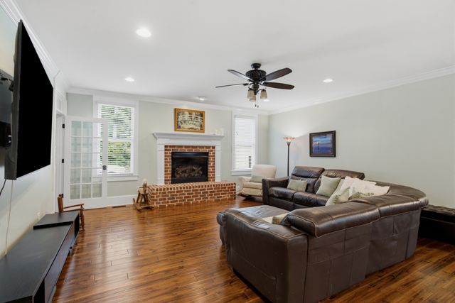 1097 Johnny Hall Rd, Burns, TN 37029