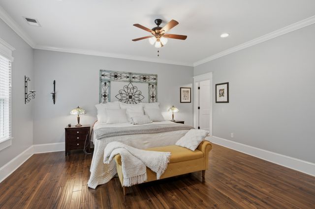 1097 Johnny Hall Rd, Burns, TN 37029