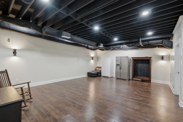 1097 Johnny Hall Rd, Burns, TN 37029