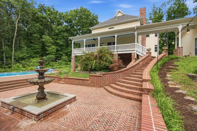 1097 Johnny Hall Rd, Burns, TN 37029