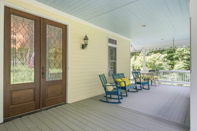 1097 Johnny Hall Rd, Burns, TN 37029