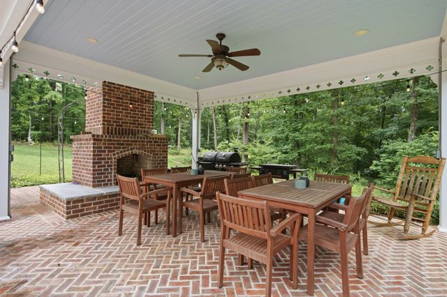 1097 Johnny Hall Rd, Burns, TN 37029