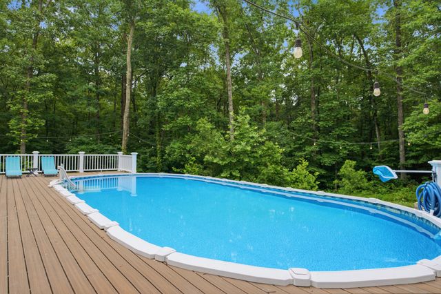 1097 Johnny Hall Rd, Burns, TN 37029