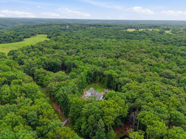 1097 Johnny Hall Rd, Burns, TN 37029