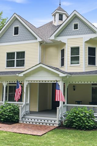 1097 Johnny Hall Rd, Burns, TN 37029
