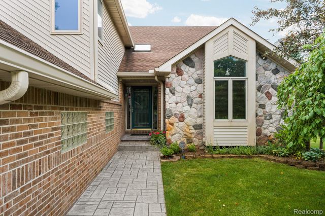 2325 7 Mile Road, Northfield Township, MI 48178