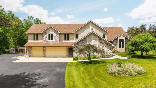 2325 7 Mile Road, Northfield Township, MI 48178