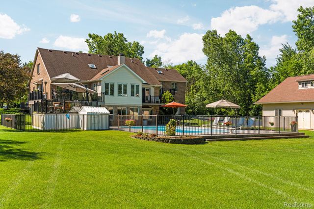 2325 7 Mile Road, Northfield Township, MI 48178