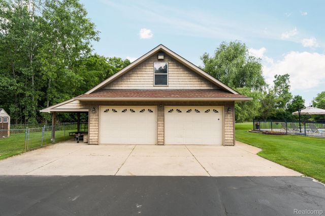 2325 7 Mile Road, Northfield Township, MI 48178