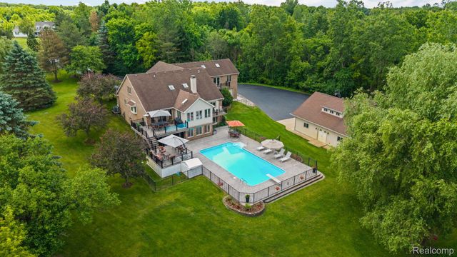 2325 7 Mile Road, Northfield Township, MI 48178