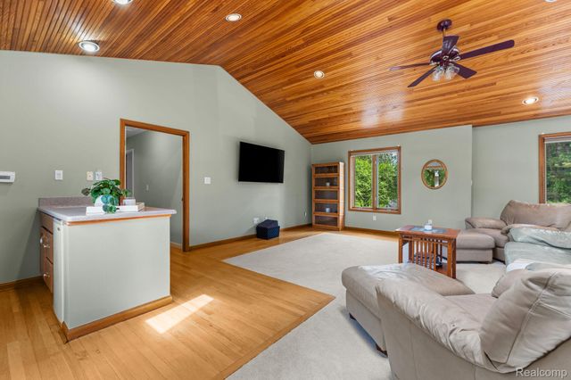 2325 7 Mile Road, Northfield Township, MI 48178