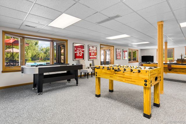 2325 7 Mile Road, Northfield Township, MI 48178