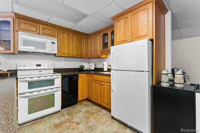 2325 7 Mile Road, Northfield Township, MI 48178