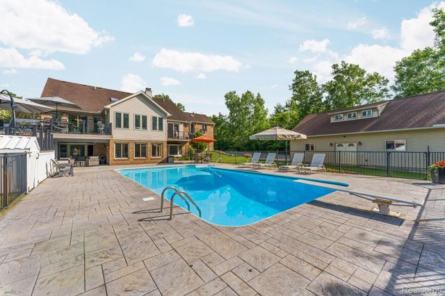 2325 7 Mile Road, Northfield Township, MI 48178