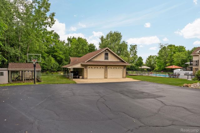 2325 7 Mile Road, Northfield Township, MI 48178