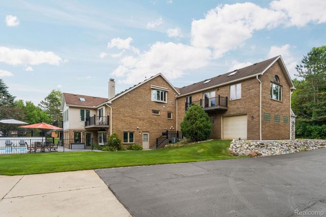2325 7 Mile Road, Northfield Township, MI 48178