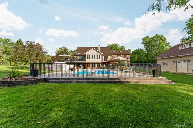 2325 7 Mile Road, Northfield Township, MI 48178