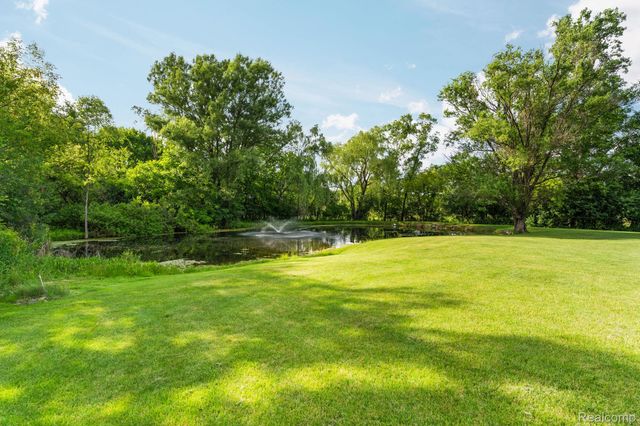 2325 7 Mile Road, Northfield Township, MI 48178
