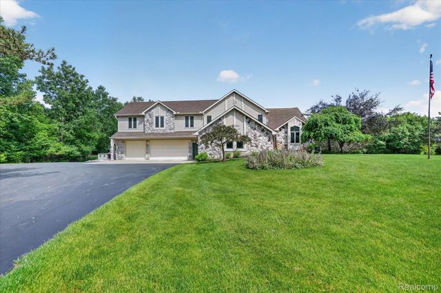2325 7 Mile Road, Northfield Township, MI 48178