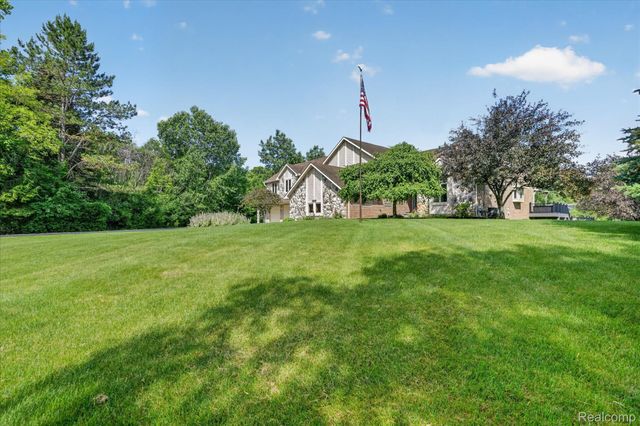 2325 7 Mile Road, Northfield Township, MI 48178