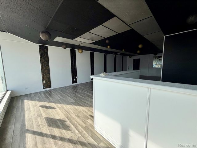 28438 Joy Rd Road, Livonia, MI 48150