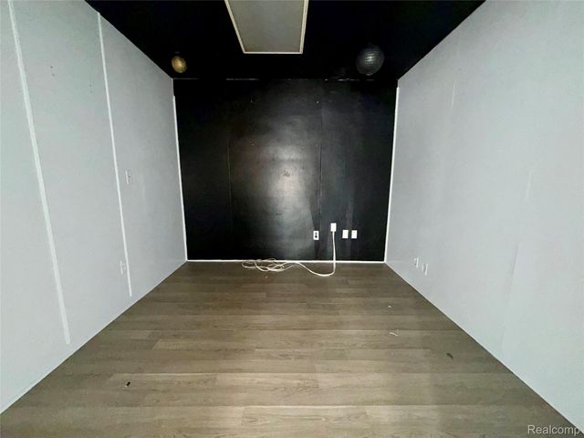 28438 Joy Rd Road, Livonia, MI 48150