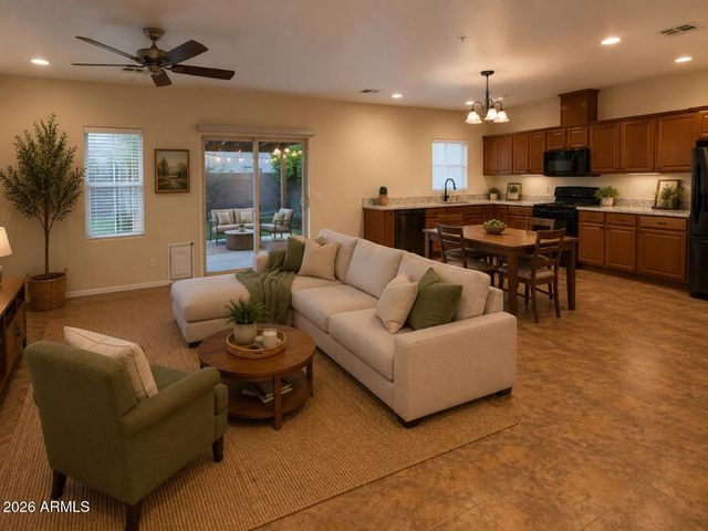 8773 W DAHLIA Drive, Peoria, AZ 85381