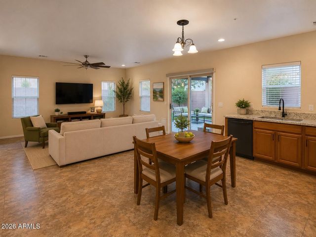 8773 W DAHLIA Drive, Peoria, AZ 85381