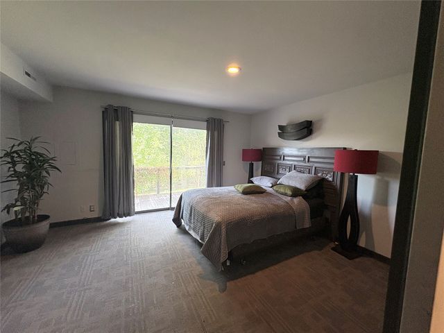 7636 S Quebec Avenue, Tulsa, OK 74136