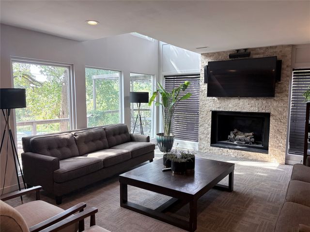 7636 S Quebec Avenue, Tulsa, OK 74136