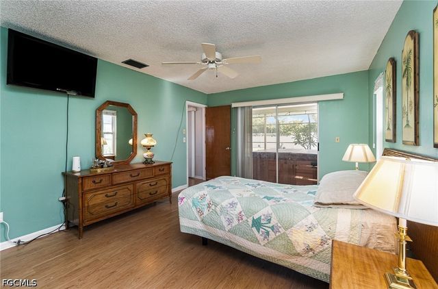 1725 SE 11th TER, Cape Coral, FL 33990