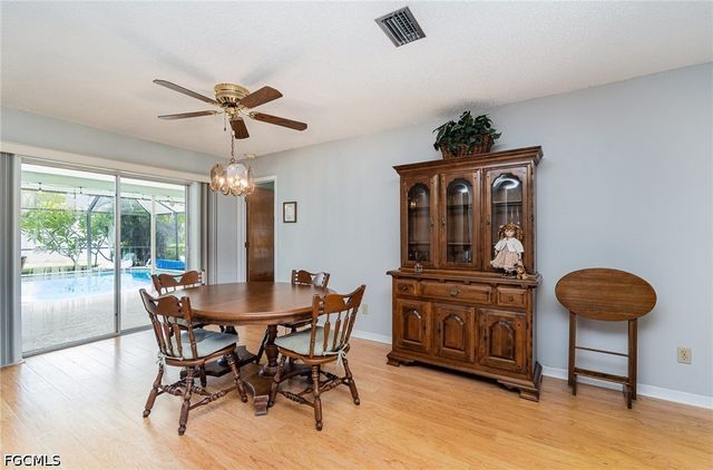 1725 SE 11th TER, Cape Coral, FL 33990