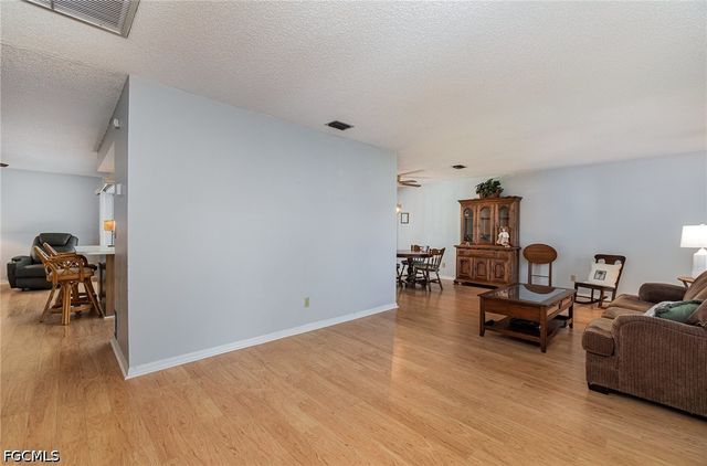 1725 SE 11th TER, Cape Coral, FL 33990