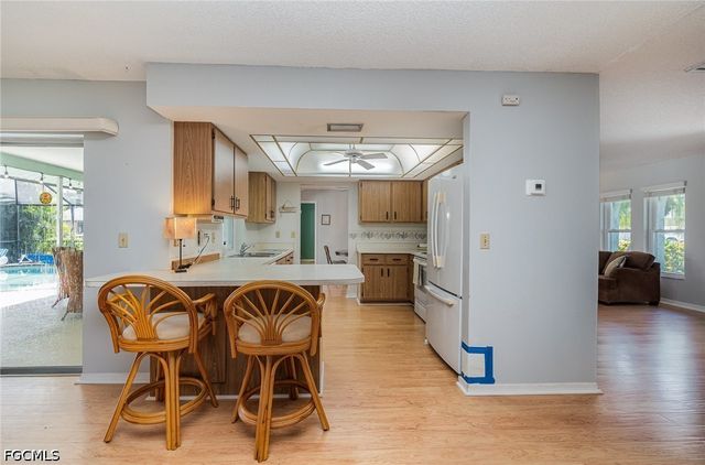 1725 SE 11th TER, Cape Coral, FL 33990