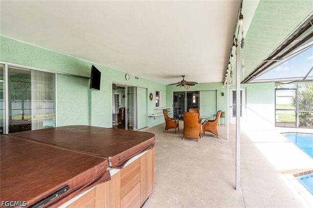 1725 SE 11th TER, Cape Coral, FL 33990